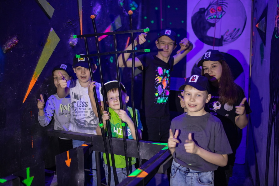 Квест в реальности Among Us от компании Черный кот Квест в реальности Among Us от компании Черный кот