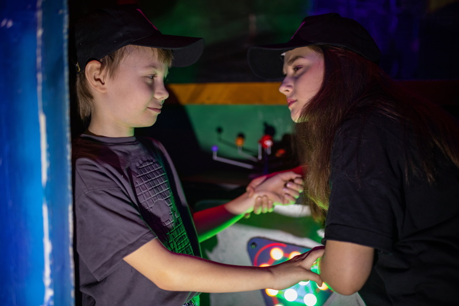 Квест в реальности Among Us от компании Черный кот Квест в реальности Among Us от компании Черный кот