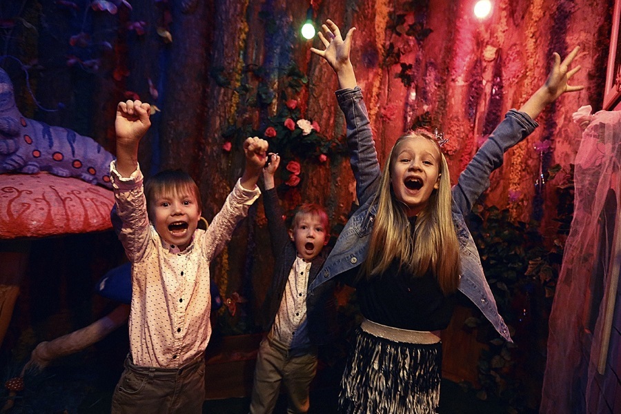 Квест в реальности Сон Алисы от компании Черный кот Квест в реальности Сон Алисы от компании Черный кот